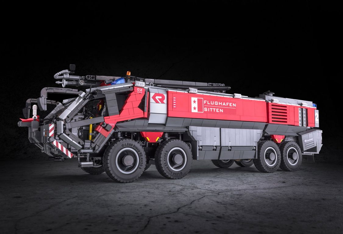 乐高ideas 机场消防车Rosenbauer Panther 8x8