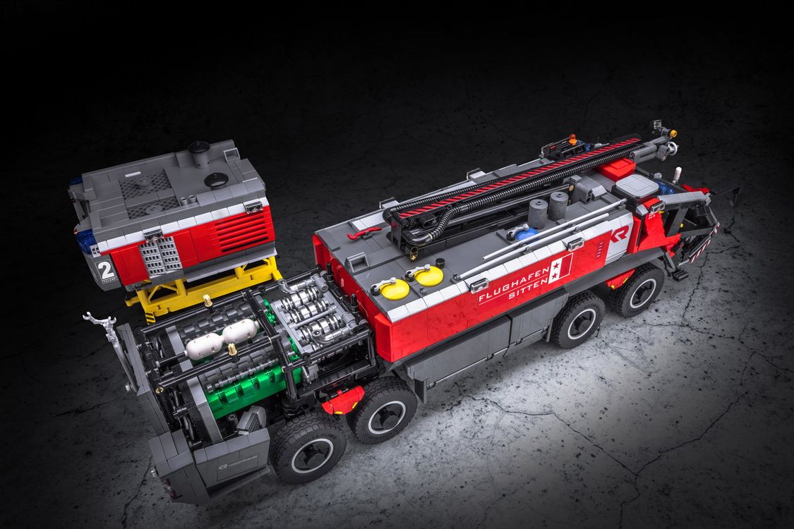 乐高ideas 机场消防车Rosenbauer Panther 8x8