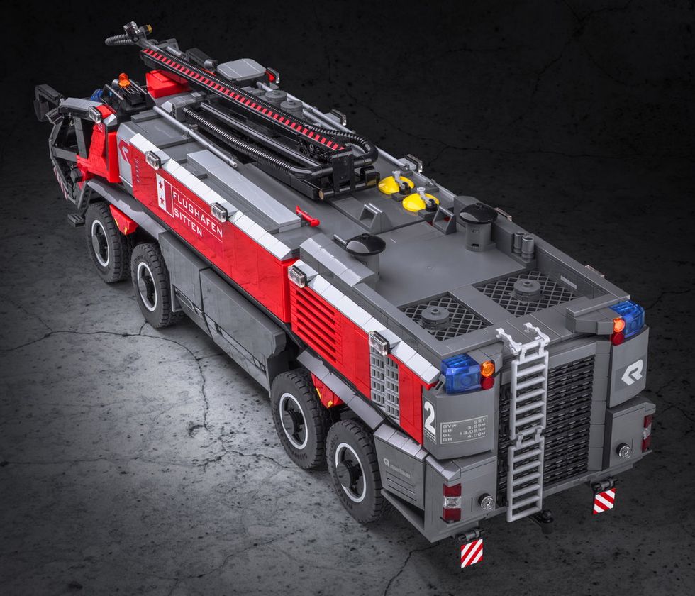 乐高ideas 机场消防车Rosenbauer Panther 8x8