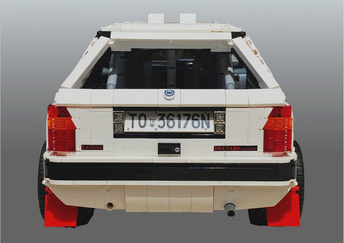 乐高ideas Lancia Delta Integrale 16v拉力车（1990）