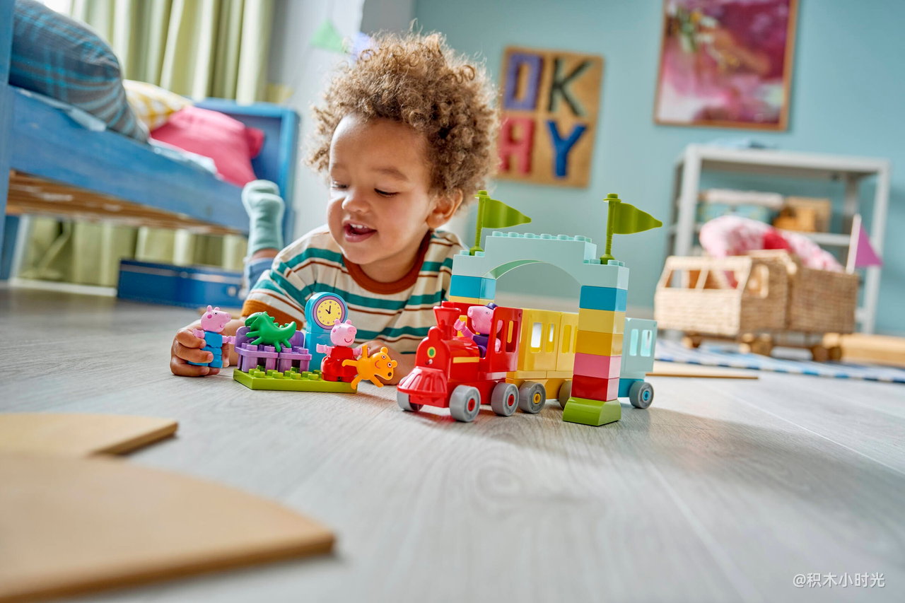 乐高 10466 与猪爷爷一起乘坐火车