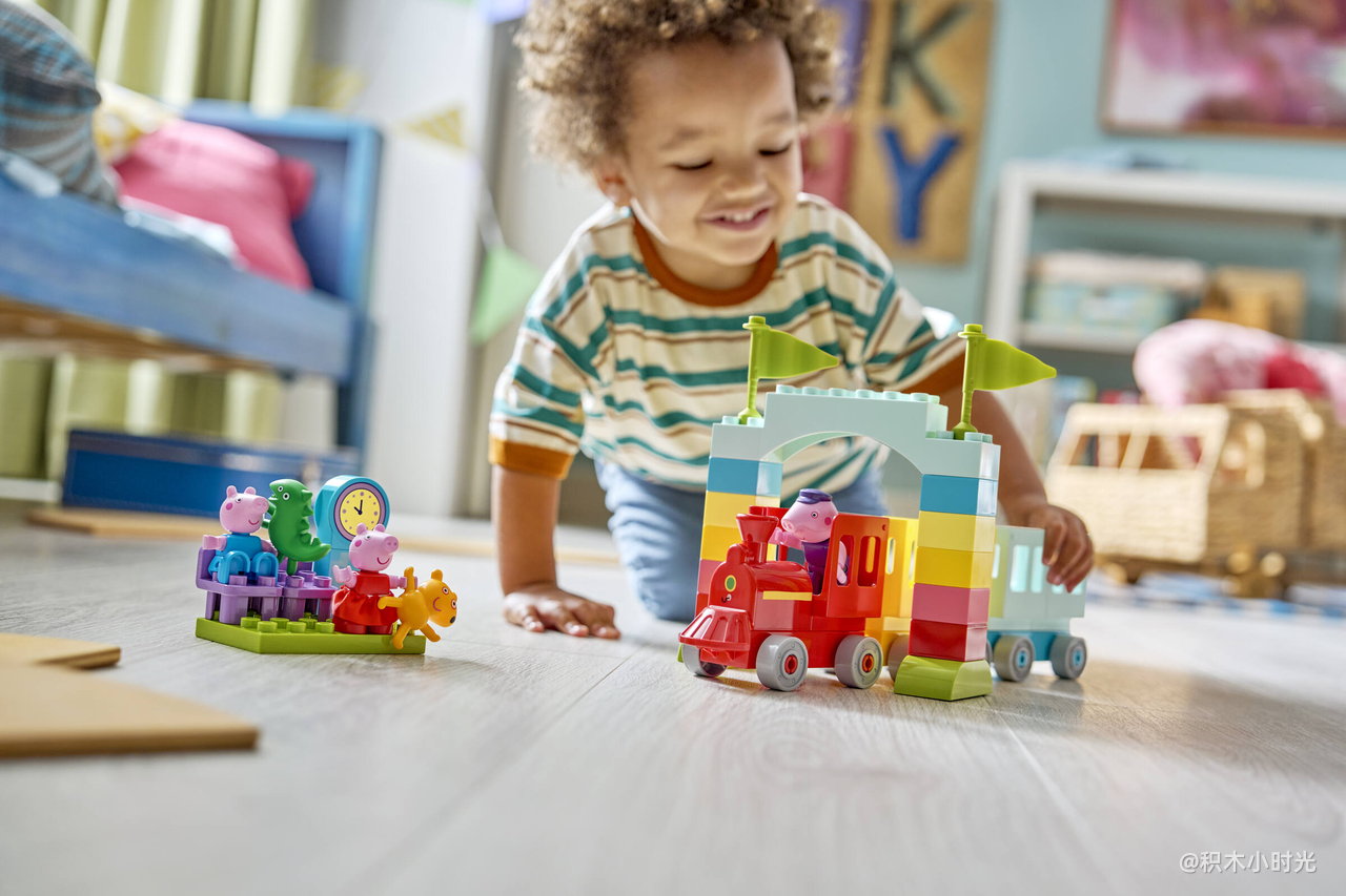 乐高 10466 与猪爷爷一起乘坐火车