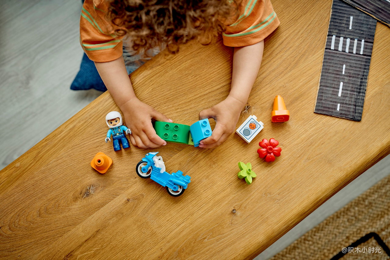 乐高 10471 警用摩托车