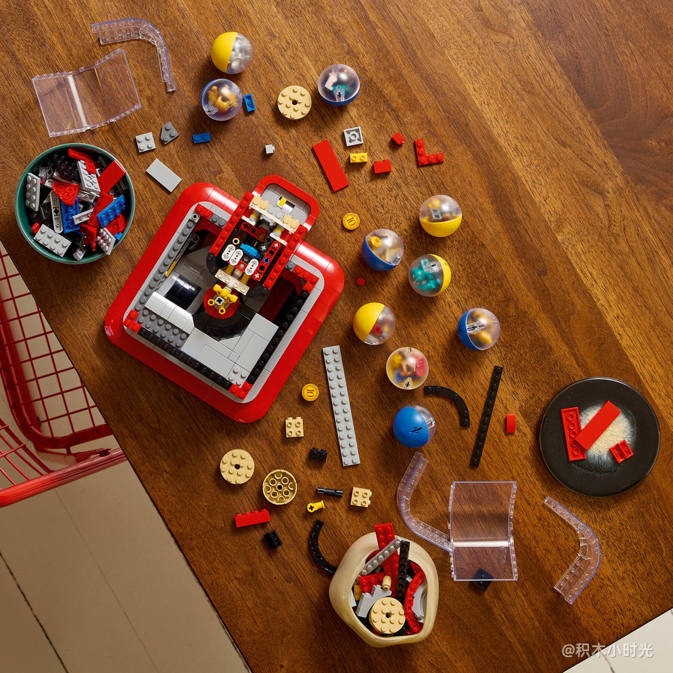 乐高 21358 小人仔扭蛋机