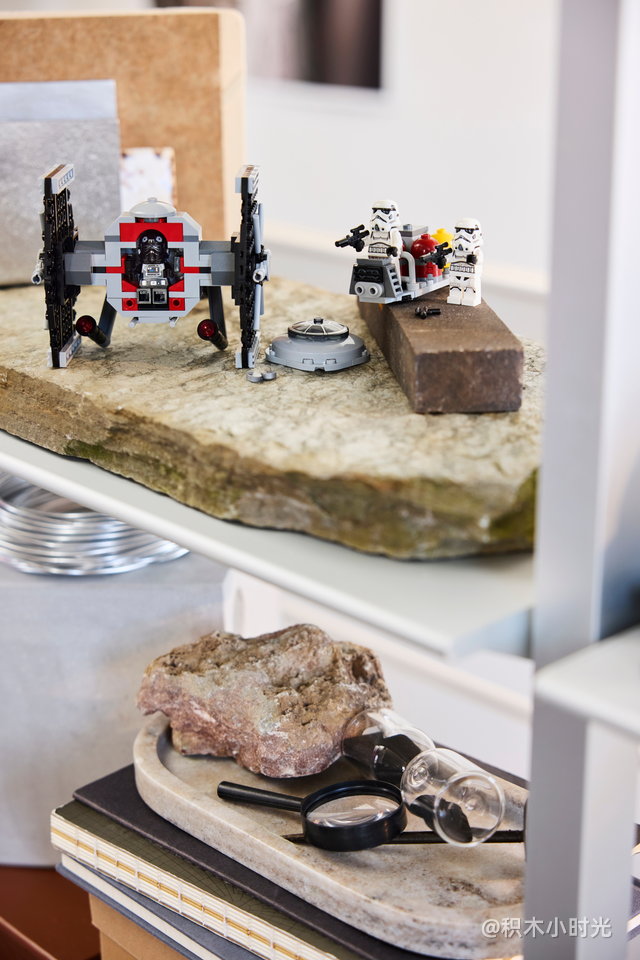 乐高 40771 带有帝国武器架的 TIE 战斗机