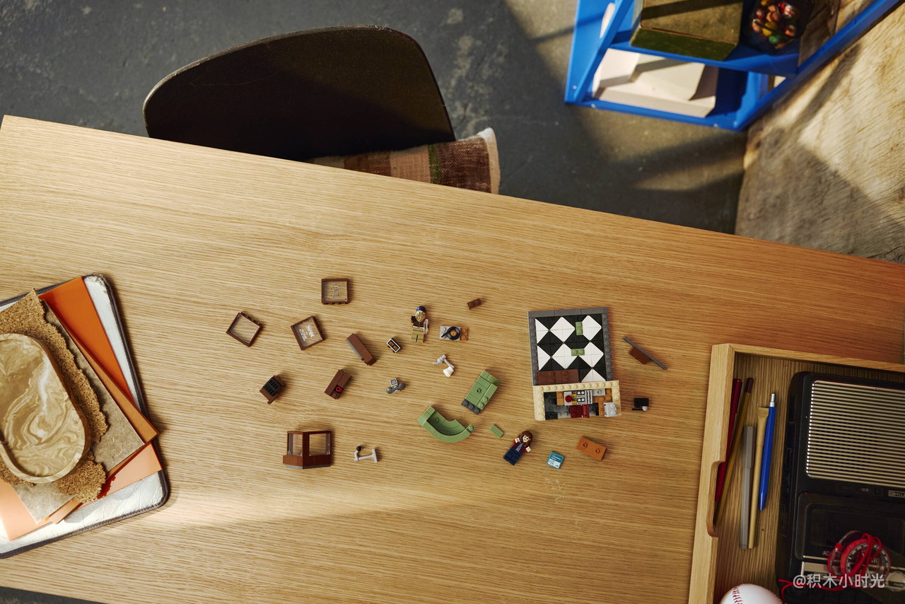 乐高 40891 Stranger Things: WSQK Radio Station