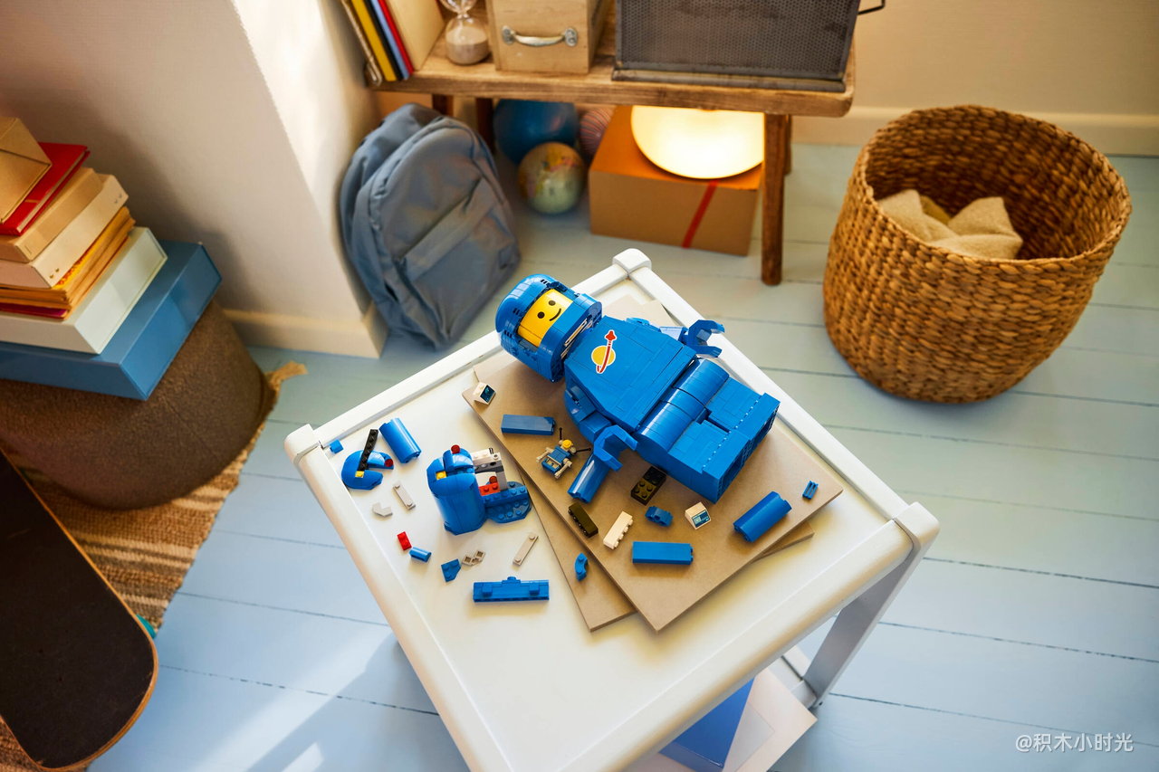 乐高 40921 放大版蓝色宇航员小人仔