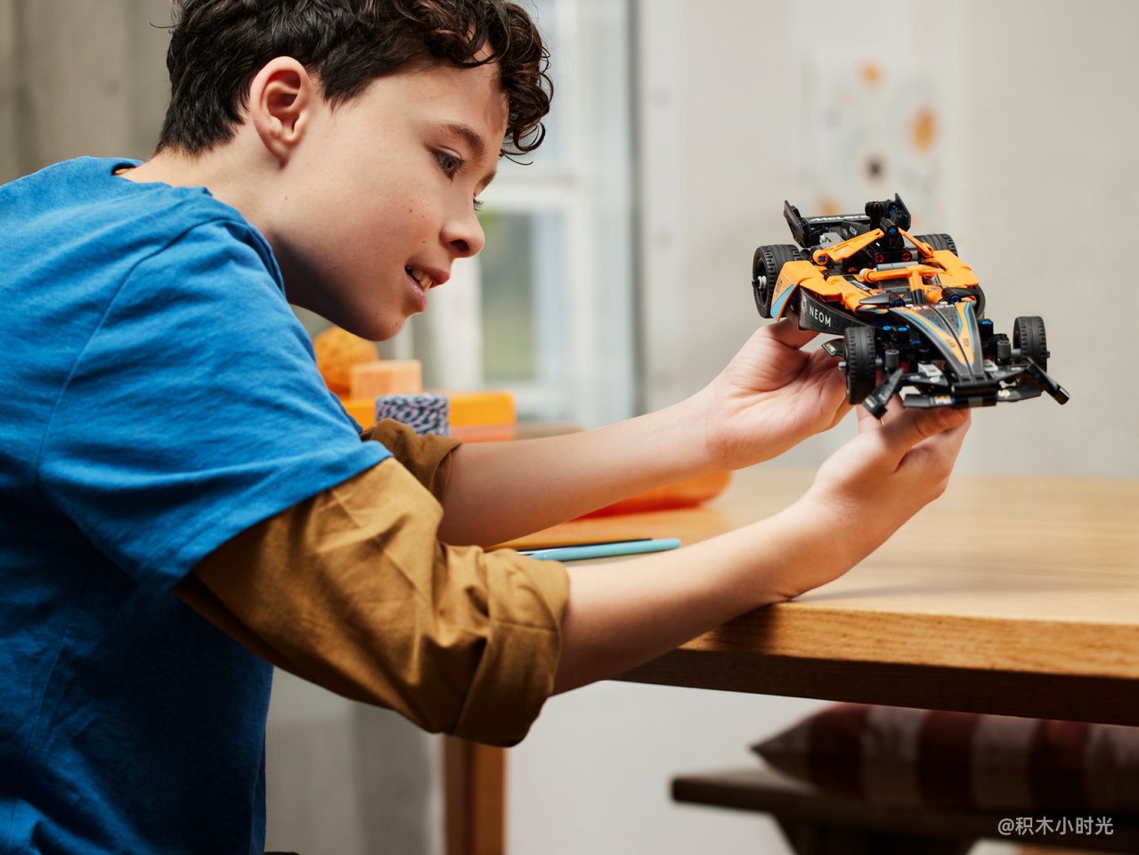 乐高 42169 NEOM McLaren Formula E 赛车