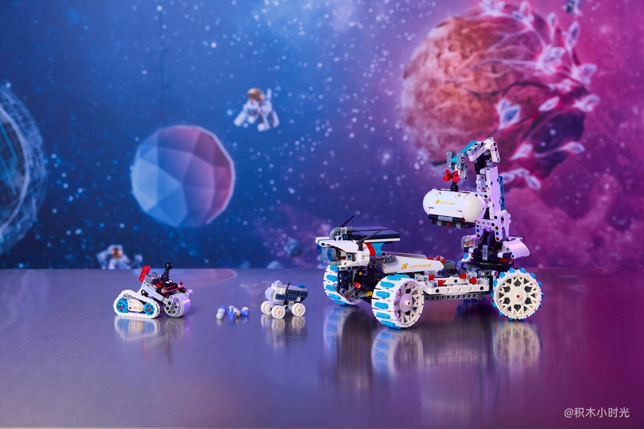 乐高 42211 Lunar Outpost™ 太空探月车