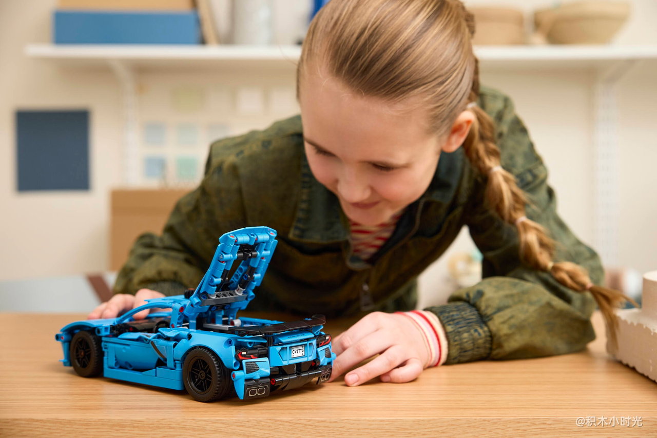 乐高 42217 蓝色雪佛兰科尔维特 Stingray