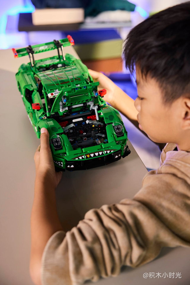 乐高 42224 Porsche 911 GT3 R REXY AO 赛车