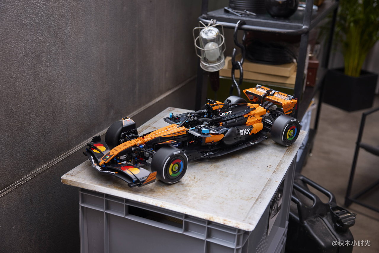 乐高 42228 迈凯伦 MCL39 F1® 赛车