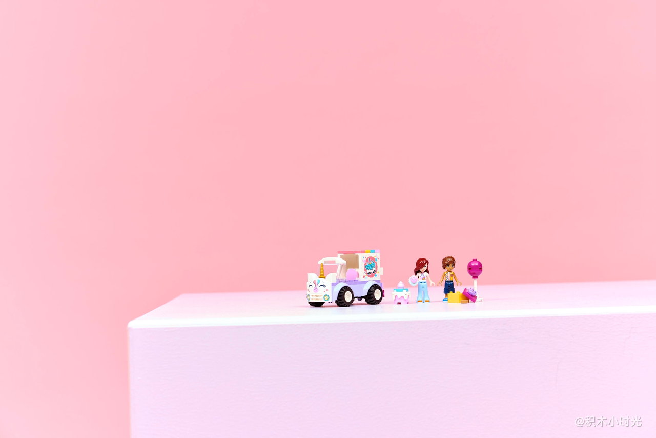 乐高 42675 独角兽蛋糕送货车