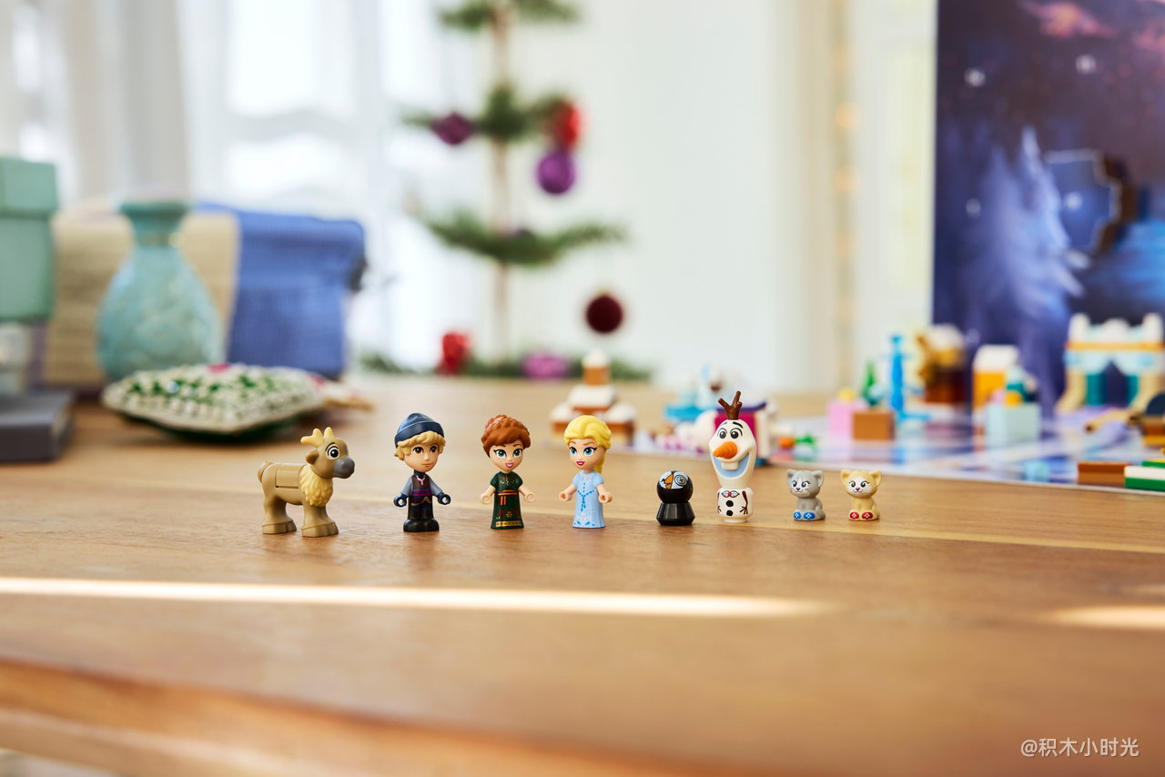 乐高 43273 2025 年圣诞倒数日历