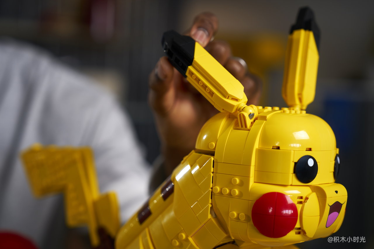 乐高 72152 皮卡丘和精灵球