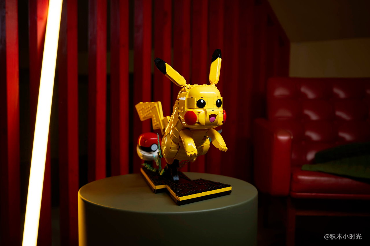 乐高 72152 皮卡丘和精灵球