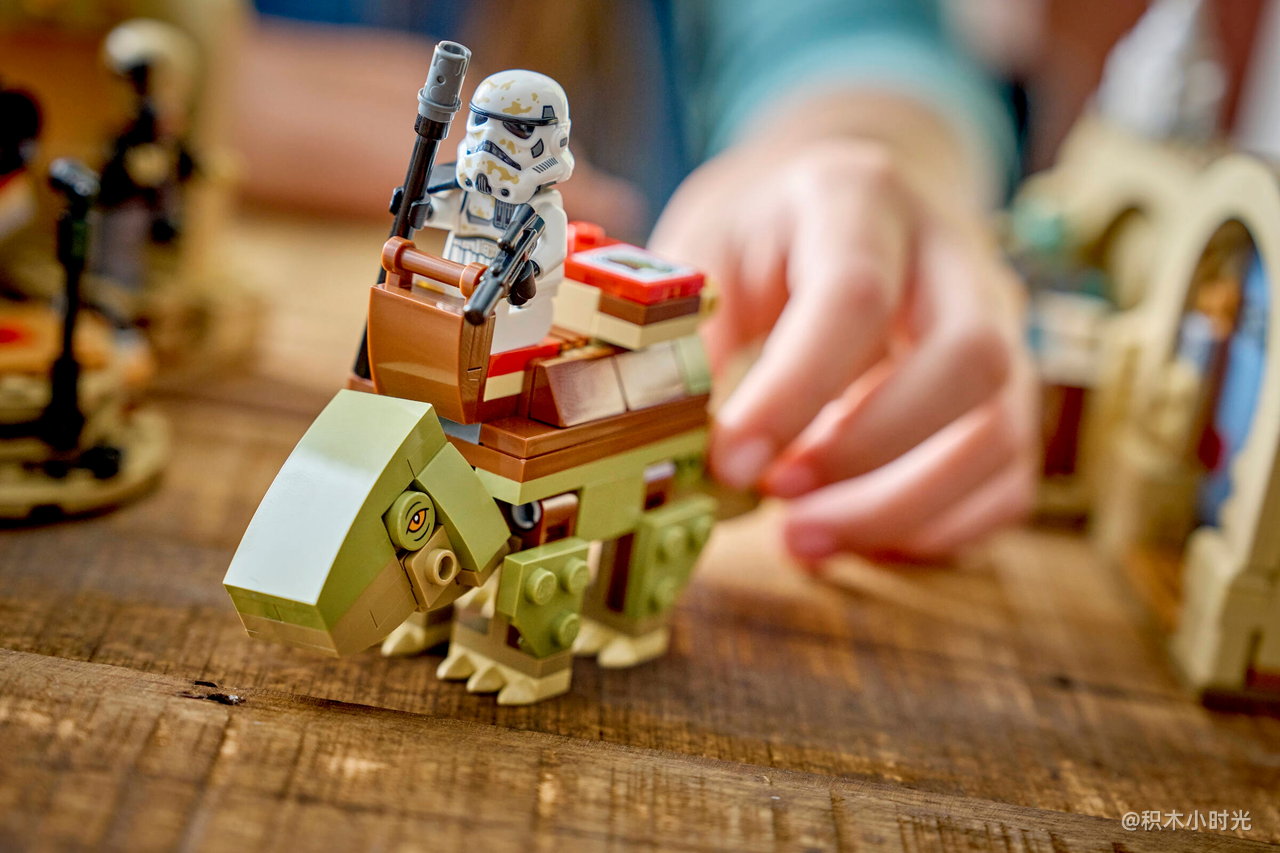 乐高 75425 奇智妙玩：莫斯·艾斯利小酒馆