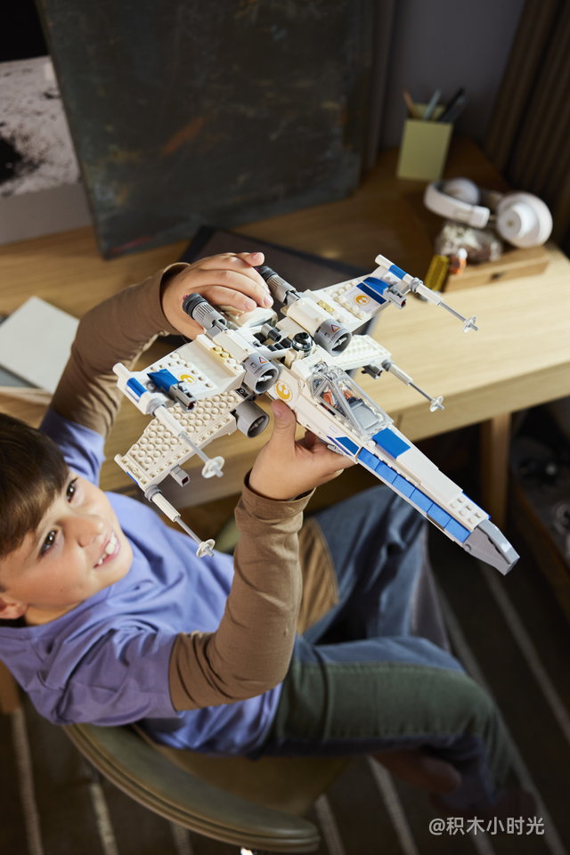 乐高 75460 新共和国X-翼星际战机