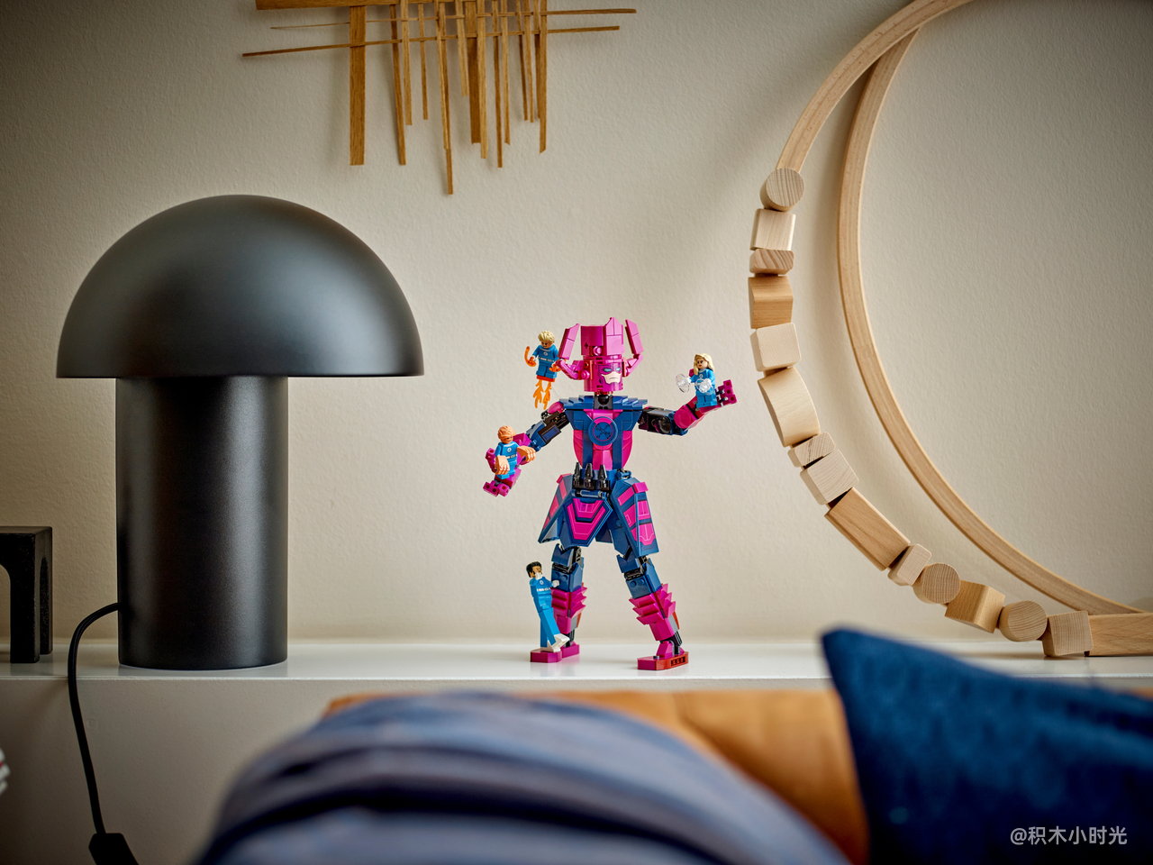 乐高 76316 神奇四侠大战行星吞噬者