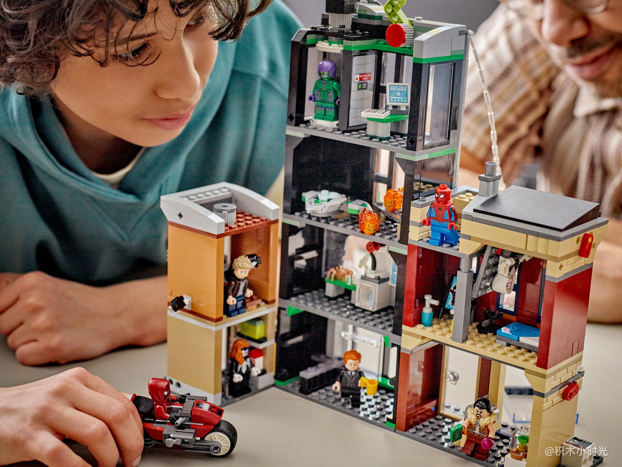 乐高 76324 蜘蛛侠大战 Oscorp