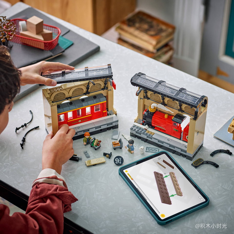 乐高 76450 书架装饰：霍格沃茨™特快列车