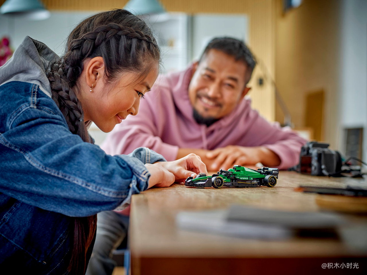 乐高 77245 阿斯顿·马丁沙特阿美车队 F1® AMR24 赛车