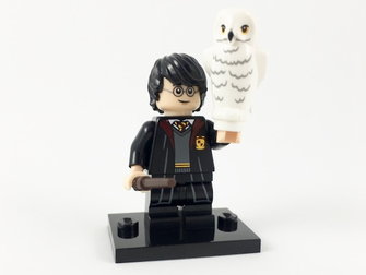 Harry Potter in School Robes, Harry Potter, Series 1 (Complete Set with Stand and Accessories)